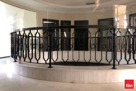 Villa en Palm Jumeirah, Dubai, 6 dormitorios, 1241.6 m², № 84657 - foto 6