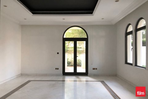 Villa en Palm Jumeirah, Dubai, 6 dormitorios, 1241.6 m², № 84657 - foto 4