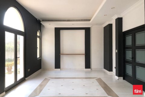Villa en Palm Jumeirah, Dubai, 6 dormitorios, 1241.6 m², № 84657 - foto 2