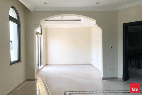 Villa en Palm Jumeirah, Dubai, 6 dormitorios, 1241.6 m², № 84657 - foto 8