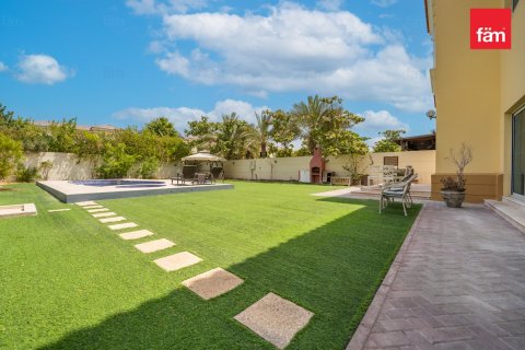 Villa en Dubai, 4 dormitorios, 759.1 m², № 41833 - foto 2