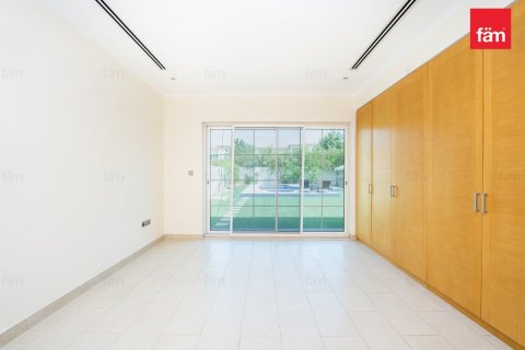 Villa en Dubai, 4 dormitorios, 759.1 m², № 41833 - foto 7