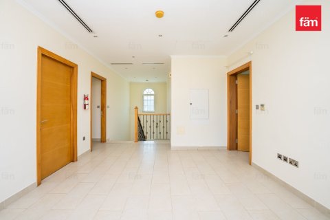 Villa en Dubai, 4 dormitorios, 759.1 m², № 41833 - foto 14