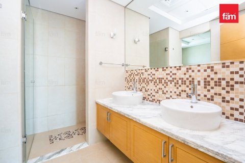 Villa en Dubai, 4 dormitorios, 759.1 m², № 41833 - foto 23