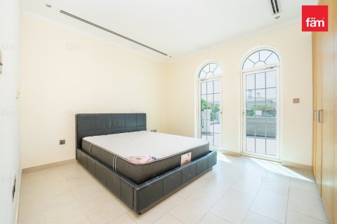 Villa en Dubai, 4 dormitorios, 759.1 m², № 41833 - foto 19