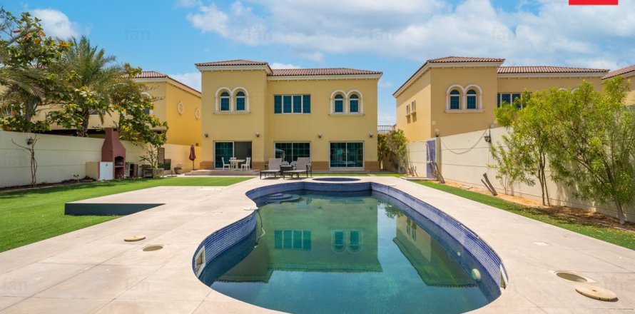 Villa en Dubai, 4 dormitorios, 759.1 m², № 41833