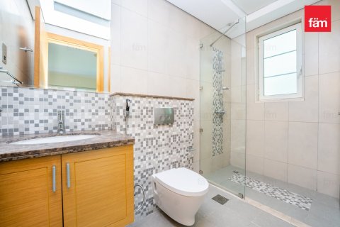 Villa en Dubai, 4 dormitorios, 759.1 m², № 41833 - foto 24