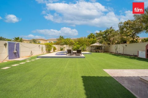 Villa en Dubai, 4 dormitorios, 759.1 m², № 41833 - foto 28