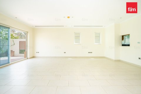 Villa en Dubai, 4 dormitorios, 759.1 m², № 41833 - foto 5