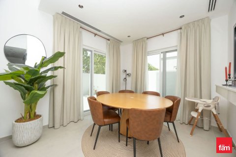 Villa à Dubai, 4 chambres, 230.5 m², № 41844 - photo 3