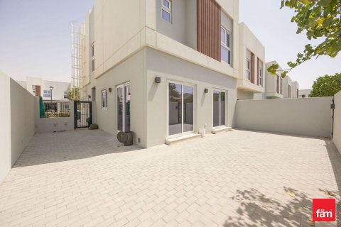 Villa à Dubai, 4 chambres, 230.5 m², № 41844 - photo 2