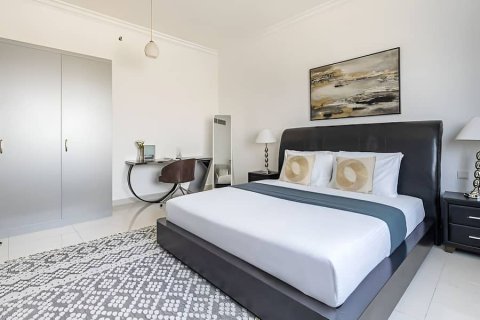 Apartment in Business Bay, Dubai 2 bedrooms, 136 sq.m. № 56359 - photo 10