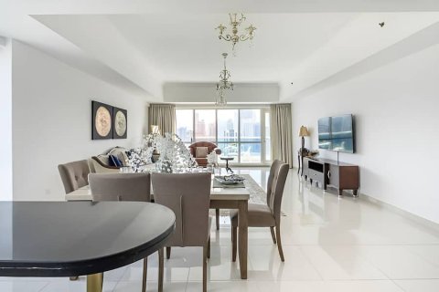 Apartment in Business Bay, Dubai 2 bedrooms, 136 sq.m. № 56359 - photo 13