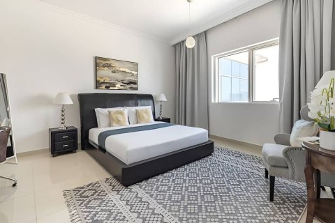 Apartment in Business Bay, Dubai 2 bedrooms, 136 sq.m. № 56359 - photo 15
