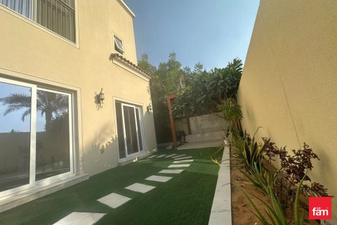 Villa in Dubai 4 bedrooms, 229.9 sq.m. № 72204 - photo 10