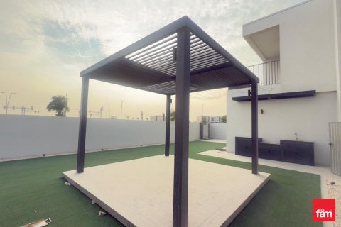 Снять в аренду виллу в Дубае: 4 спальни, 369м², № 72198 - фото 13