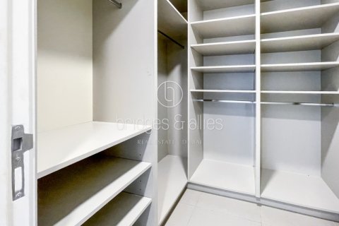 Снять в аренду виллу в Дубай Хилс Эстейт, Дубай: 4 спальни, 194м², № 83204 - фото 8