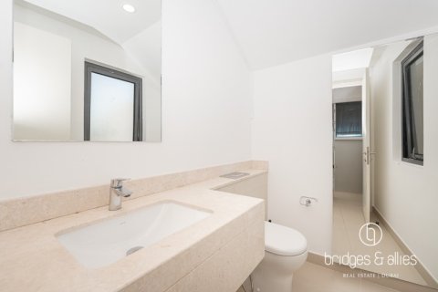 Снять в аренду виллу в Дубай Хилс Эстейт, Дубай: 3 спальни, 203м², № 83207 - фото 19