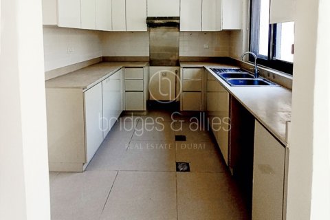 Villa in Dubai Hills Estate, Dubai 3 bedrooms, 193 sq.m. № 83206 - photo 8