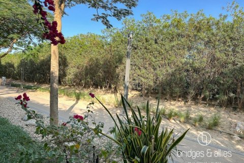 Снять в аренду виллу в Дубай Хилс Эстейт, Дубай: 3 спальни, 285м², № 83208 - фото 16