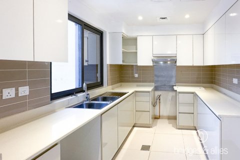 Снять в аренду виллу в Дубай Хилс Эстейт, Дубай: 3 спальни, 285м², № 83208 - фото 5