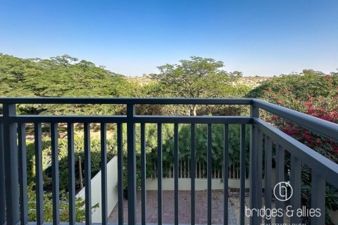 Снять в аренду виллу в Дубай Хилс Эстейт, Дубай: 3 спальни, 285м², № 83208 - фото 11