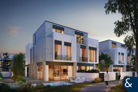 Villa in Jumeirah Golf Estates, Dubai 5 bedrooms, 373 sq.m. № 75234 - photo 1