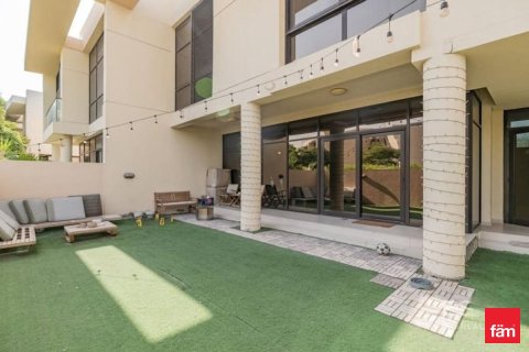 Townhouse in Dubai 3 bedrooms, 253 sq.m. № 58832 - photo 6