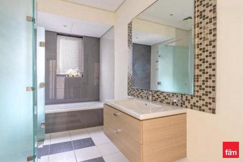 Townhouse in Dubai 3 bedrooms, 253 sq.m. № 58832 - photo 4
