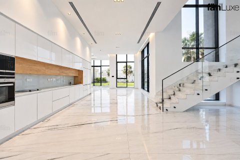 Villa in Al Barsha, Dubai 5 bedrooms, 1227.9 sq.m. № 141774 - photo 6