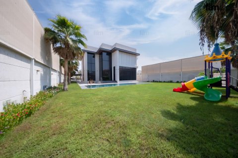 Villa in Al Barsha, Dubai 5 bedrooms, 1227.9 sq.m. № 141774 - photo 18