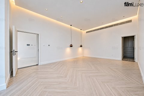 Villa in Al Barsha, Dubai 5 bedrooms, 1227.9 sq.m. № 141774 - photo 12