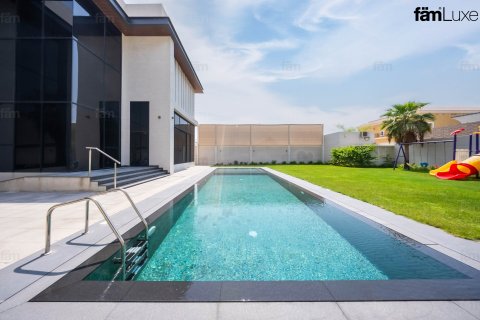 Villa in Al Barsha, Dubai 5 bedrooms, 1227.9 sq.m. № 141774 - photo 17