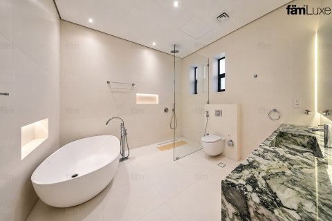 Villa in Al Barsha, Dubai 5 bedrooms, 1227.9 sq.m. № 141774 - photo 19