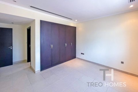 Villa in Legacy, Jumeirah Park, Dubai 3 bedrooms, 328 sq.m. № 16341 - photo 10