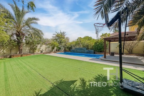 Villa in Legacy, Jumeirah Park, Dubai 3 bedrooms, 328 sq.m. № 16341 - photo 18