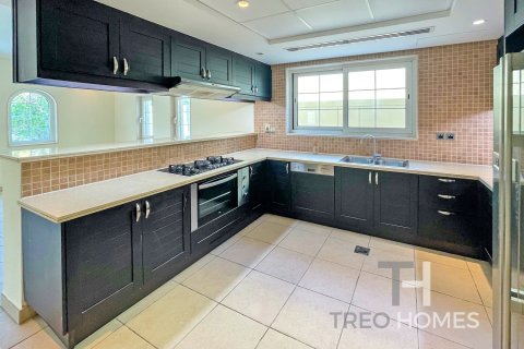 Villa in Legacy, Jumeirah Park, Dubai 3 bedrooms, 328 sq.m. № 16341 - photo 13