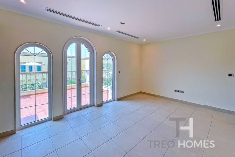 Villa in Legacy, Jumeirah Park, Dubai 3 bedrooms, 328 sq.m. № 16341 - photo 16