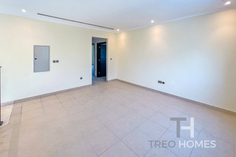 Villa in Legacy, Jumeirah Park, Dubai 3 bedrooms, 328 sq.m. № 16341 - photo 9