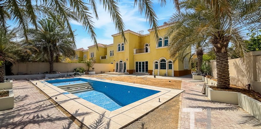 Вилла в Regional, Jumeirah Park, Дубай, 3 спальни, 285м², № 16345