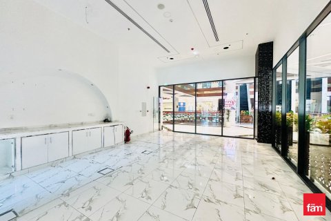 Shop in Dubai 73 sq.m. № 76875 - photo 10