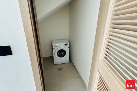 Снять в аренду таунхаус в Дубае: 4 спальни, 211.5м², № 76876 - фото 13