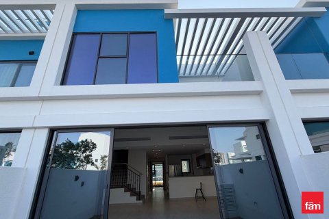 Таунхаус в Дубае, 4 спальни, 211.5м², № 76876