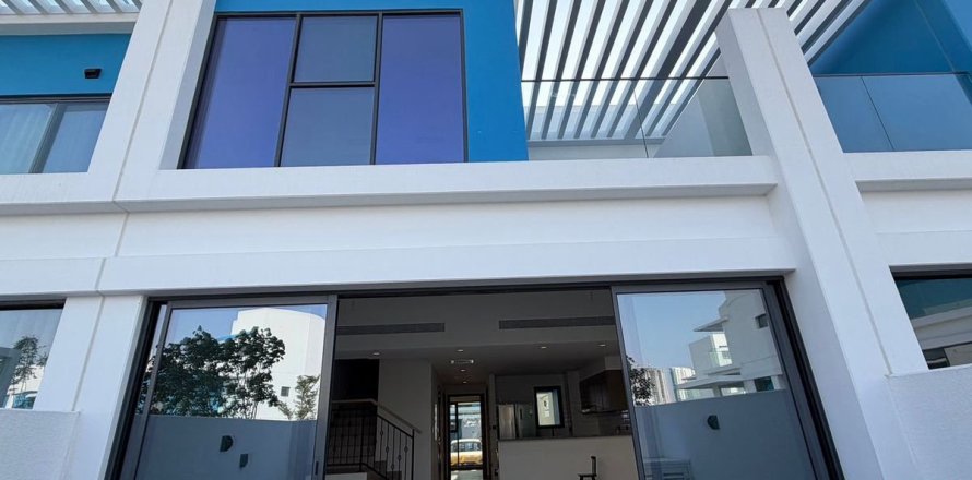 Таунхаус в Дубае, 4 спальни, 211.5м², № 76876
