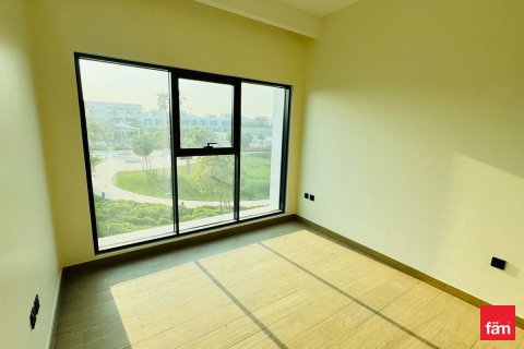 Снять в аренду таунхаус в Дубае: 4 спальни, 211.5м², № 76876 - фото 3