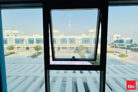 Снять в аренду таунхаус в Дубае: 4 спальни, 211.5м², № 76876 - фото 16