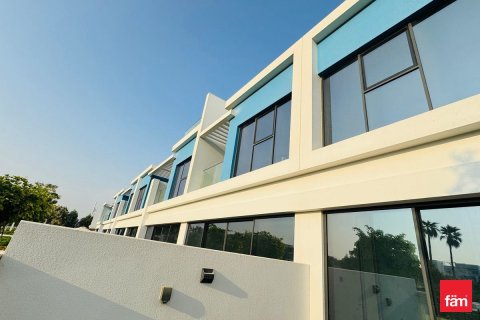 Снять в аренду таунхаус в Дубае: 4 спальни, 211.5м², № 76876 - фото 15