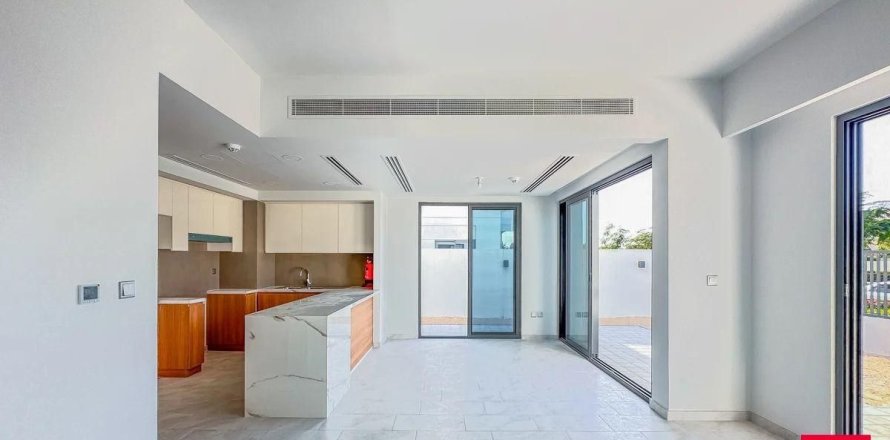 Adosado en Dubai, 3 dormitorios, 160.9 m², № 76879