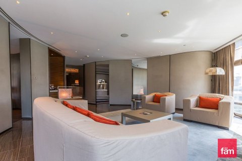 Apartamento en Downtown Dubai (Downtown Burj Dubai), Dubai, 2 dormitorios, 201.8 m², № 11917 - foto 2
