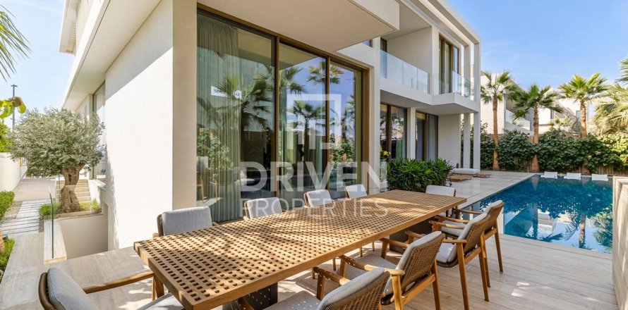 Villa à La Mer, Jumeirah, Dubai, 6 chambres, 880.44 m², № 125110